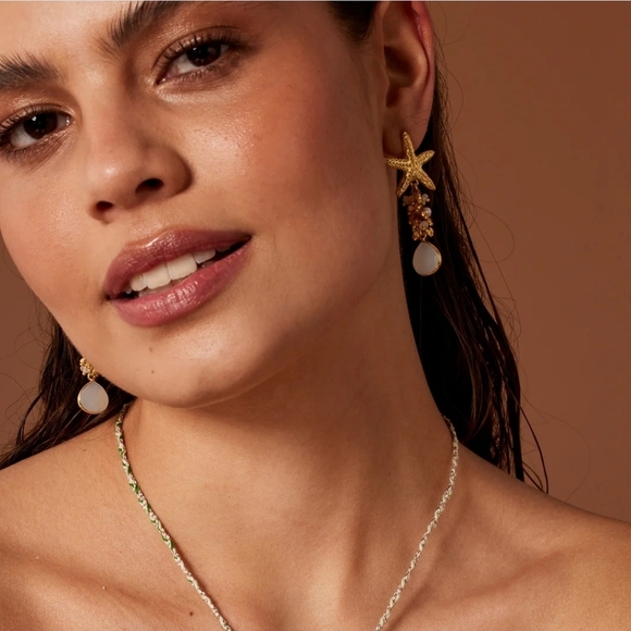 🔹 Piper k🔹Gold Starfish Freshwater Pearl Cluster Glass Stone Dangle Earrings ✨ - Picture 2 of 10